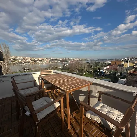 Ferienhaus Timeless House Overlooking The Golden Horn With Sea - Nilorayn Istanbul